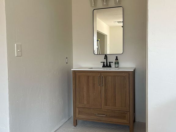 4th image of 6363 Mojave Ave