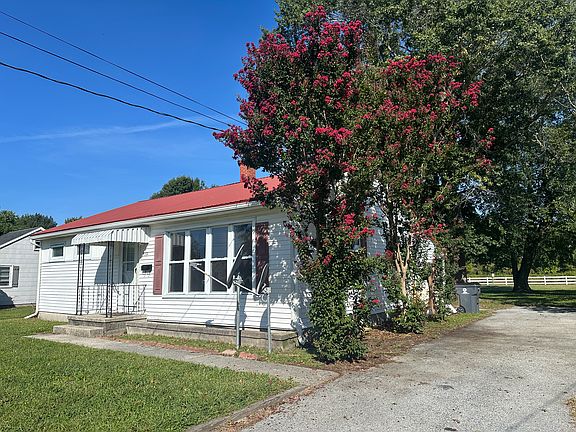 4th image of 709 E Laurel Street Ext