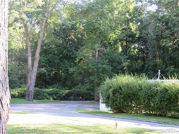 2nd image of 8 Goldfinch Ln