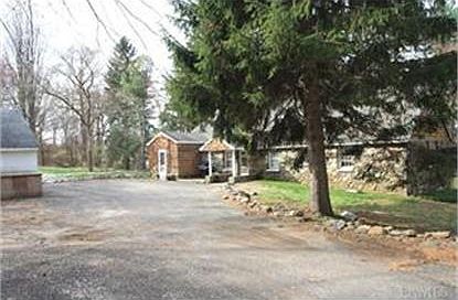 2nd image of 22 Bedford Banksville Rd