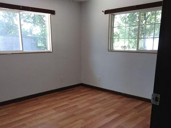 5th image of 1603 E Highland Ave