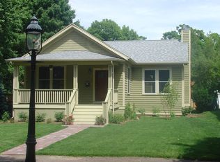 73 Lincoln Ave, Riverside, IL 60546