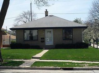 9429 W Schlinger Ave, West Allis, WI 53214