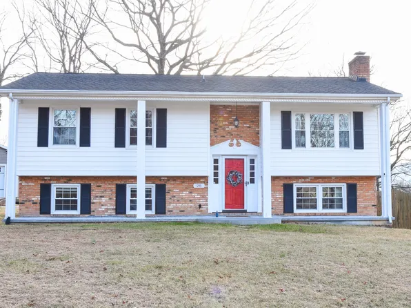 28 Spruce Cir, Blue Ridge, VA 24064