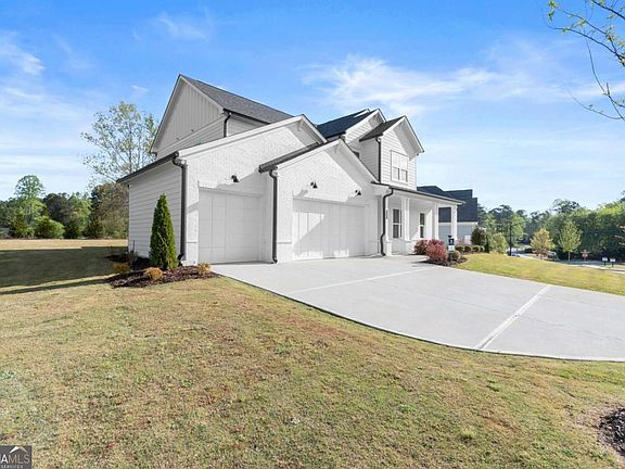 2nd image of 3544 Cedarvale Ct