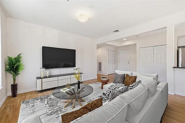 2 bed, 2.0 bath, 1224 sqft, $4,495 — Photo 2