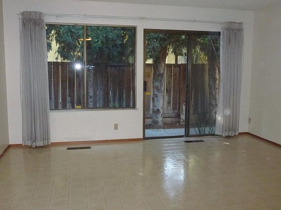 3rd image of 3129 Acorn Ct