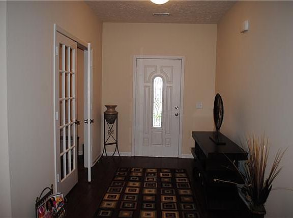 3rd image of 529 Callie Ave