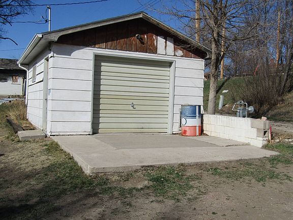 3rd image of 449 N Main St