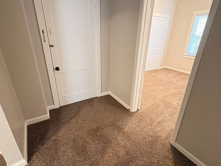 1033 E Mulberry St #B — Photo 21