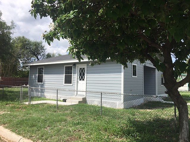 1st image of 2205 Moodie Ave
