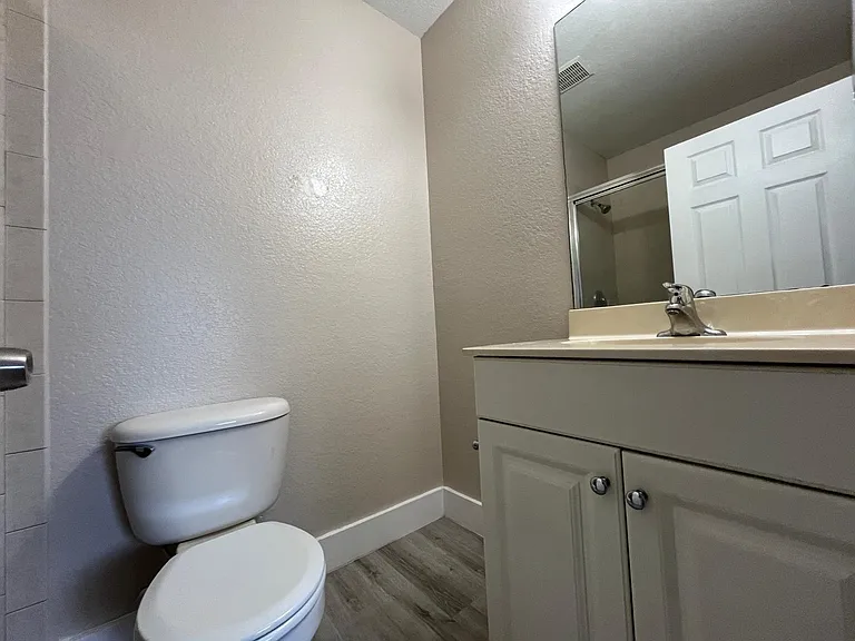 1932 Alamanda Way — Photo 16