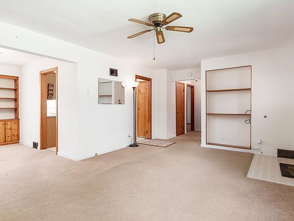 4th image of 5045 Arlington St