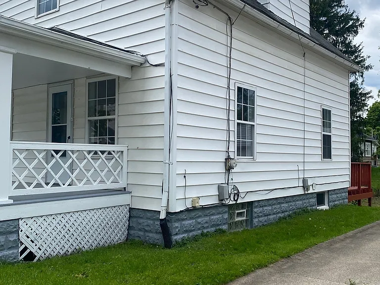 1010 Sawyer Ave — Photo 2