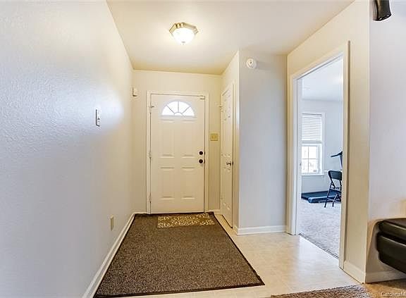 3rd image of 3027 Meadow Knoll Dr