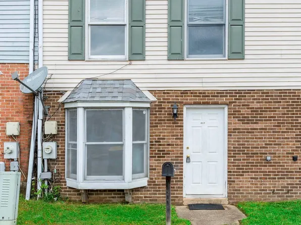 417 Strathaven Ct, Newark, DE 19702