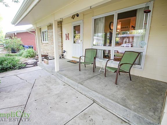 4th image of 531 W Broadview Dr