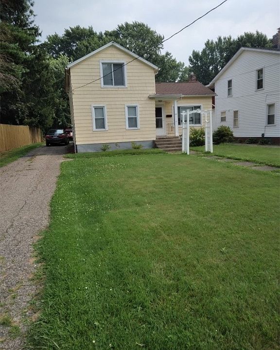 1st image of 318 E Walnut Ave