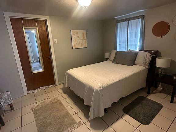 5th image of 1020 N Oak St Unit B