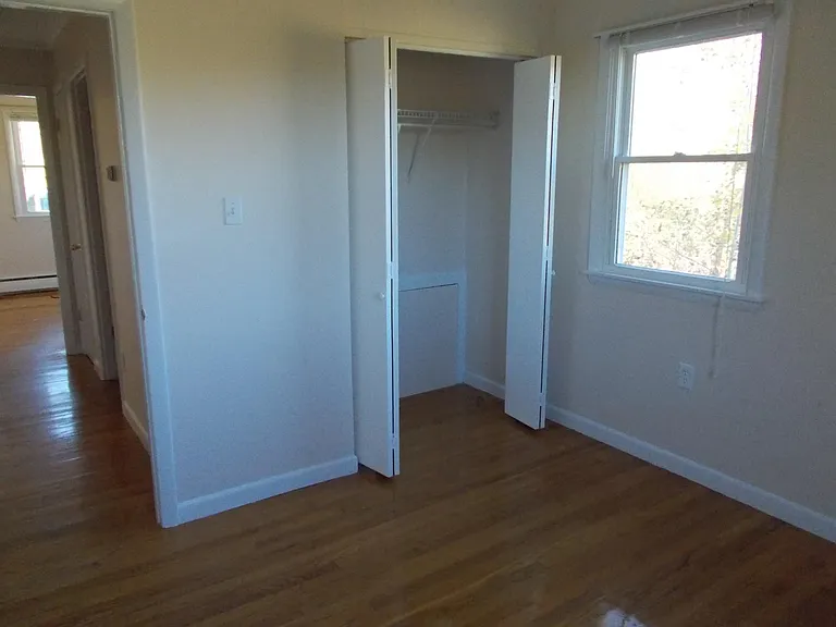 100 Robinson Rd — Photo 10
