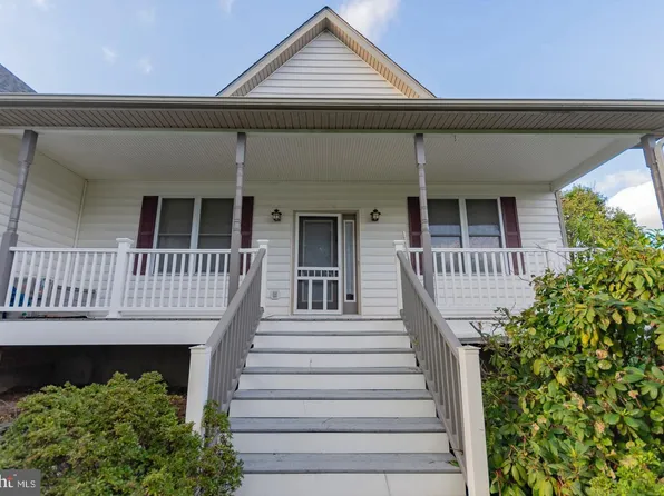 36 Pinto Ct, Charles Town, WV 25414