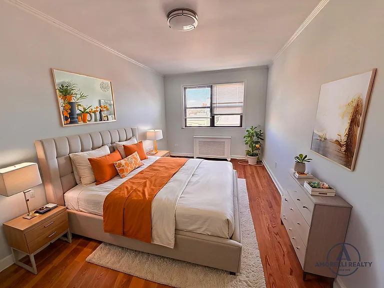 25-40A 36th St #3 — Photo 5