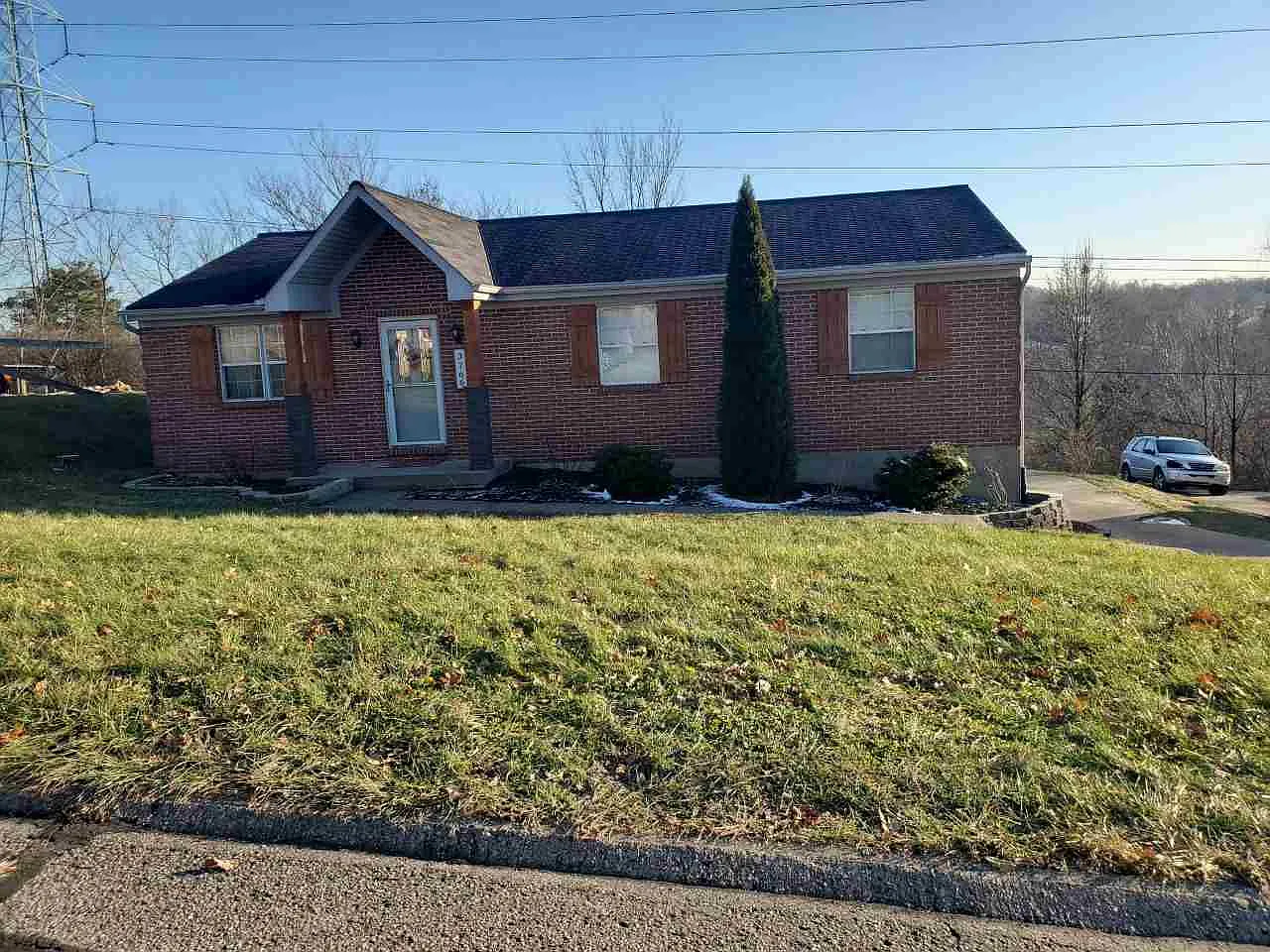 3766 Parkview Dr photo 1