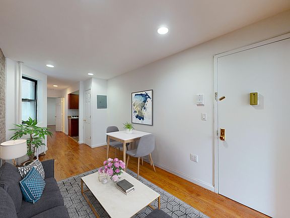 4th image of 725 11th Ave #4A
