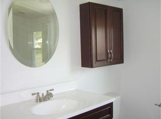 8 Thomas St, Bridgewater, NJ 08807