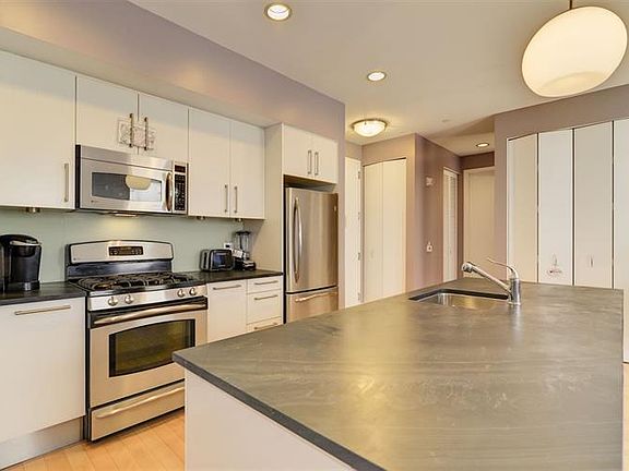 4th image of 4 Beacon Way APT 1503