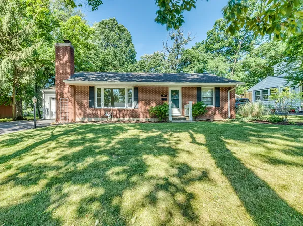 204 Delcy Dr, Dekalb, IL 60115