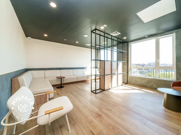 280 Meeker Avenue image 16 of 28