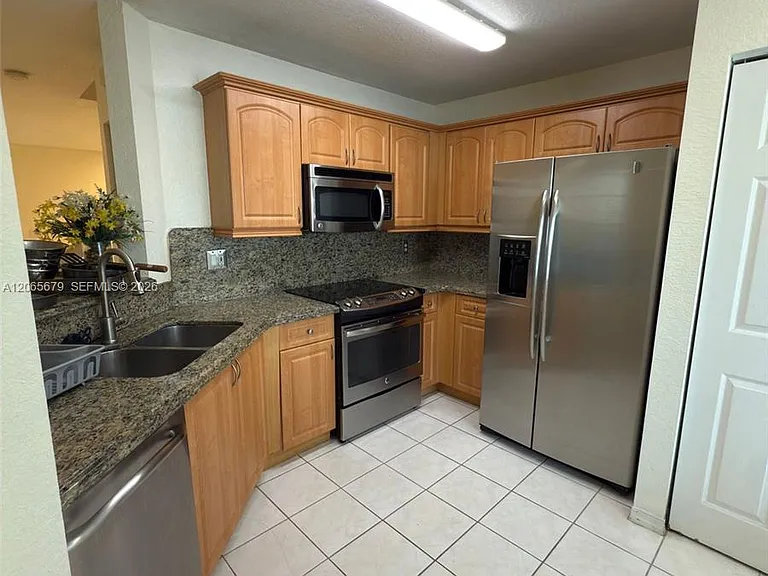 1105 SW 44th Way #1105 — Photo 4