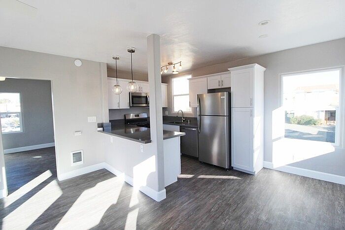1st image of 4685 Hamilton St #87