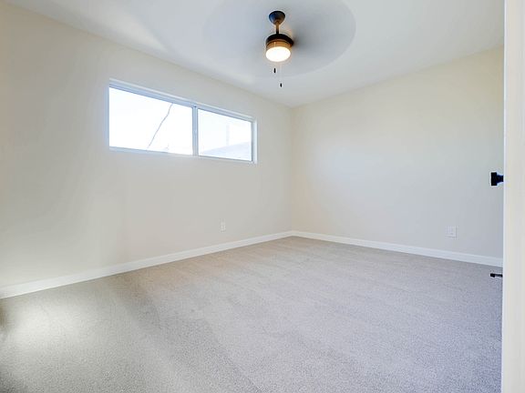 4th image of 4358 38th St