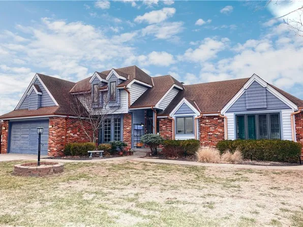 39 Mackenzie Dr, Saint Joseph, MO 64503