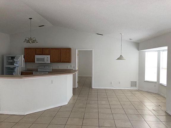2nd image of 2582 SE Floresta Dr