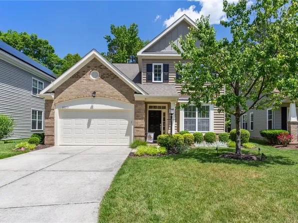 22275 Charthouse Ln, Carrollton, VA 23314
