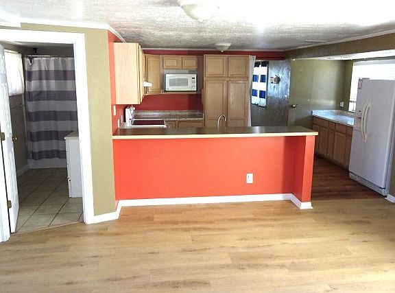 3rd image of 244 N Court St