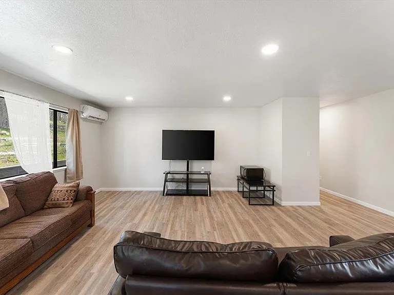 15136 Driftwood Ln — Photo 4