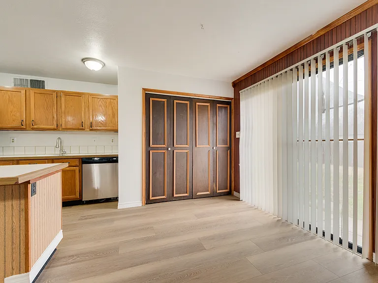 409 Forestwood Dr — Photo 8