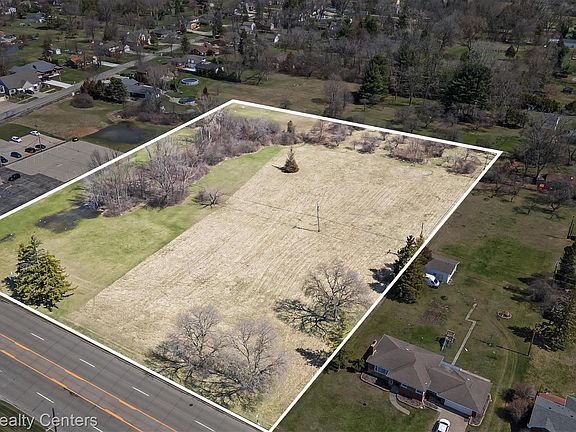 3rd image of 36164 Garfield Rd