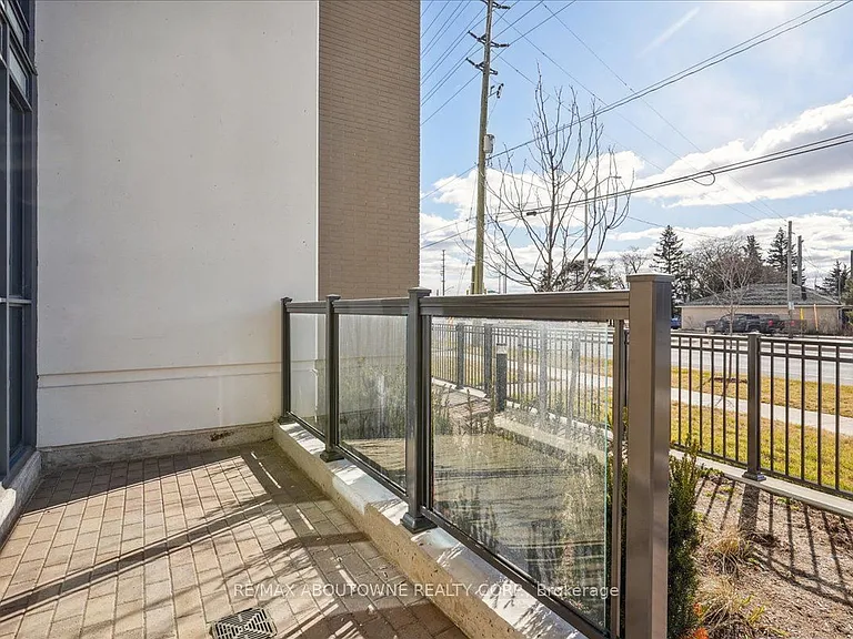 509 Dundas St W #103 — Photo 25