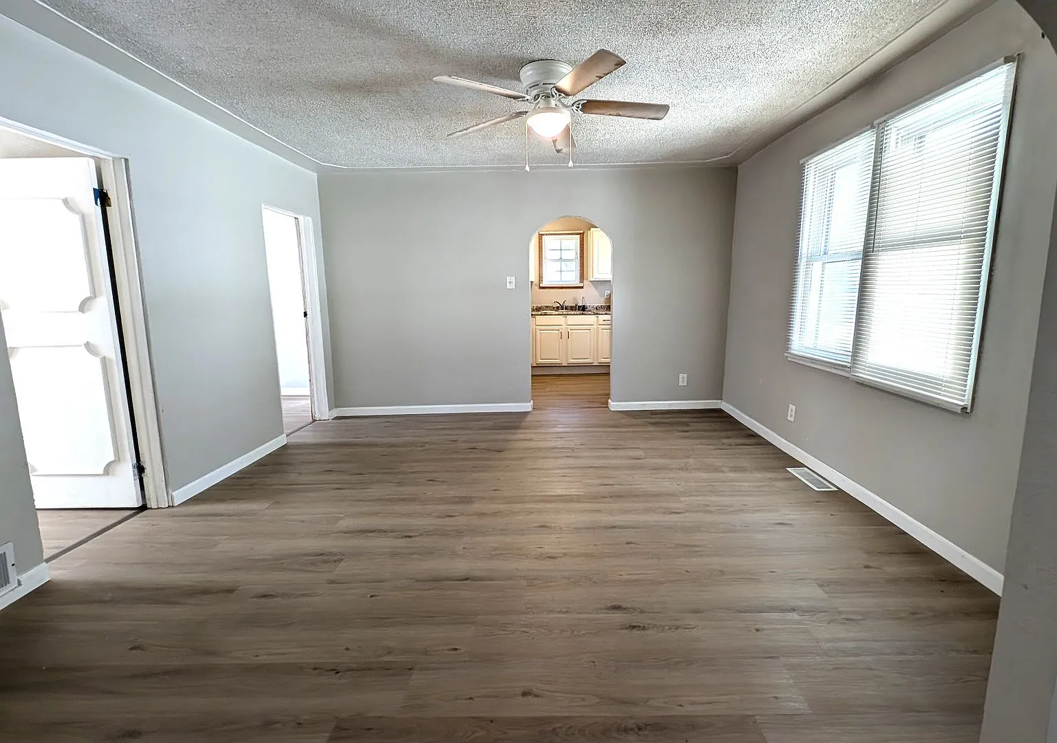 1709 Ray St, 3 bedroom house with basement — Photo 3