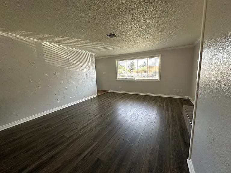 5301 Bel Aire Dr — Photo 5