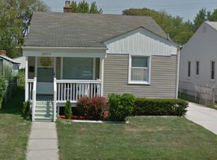 22953 Maxine St, Saint Clair Shores, MI 48080