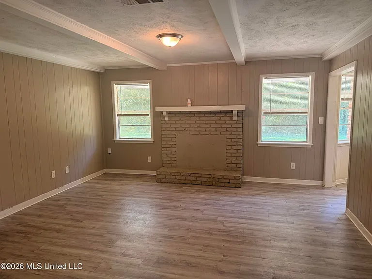 2229 Scanlon Dr — Photo 4