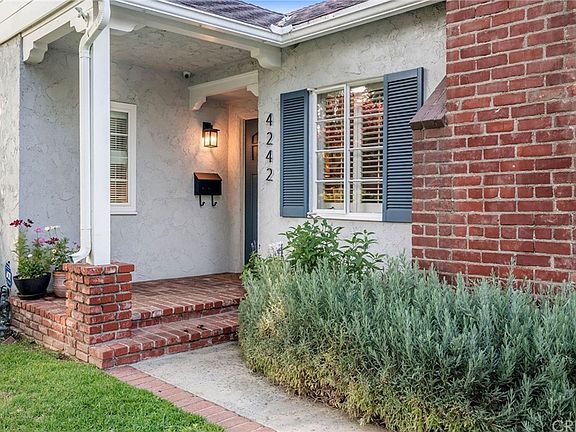 3rd image of 4242 Bakman Ave