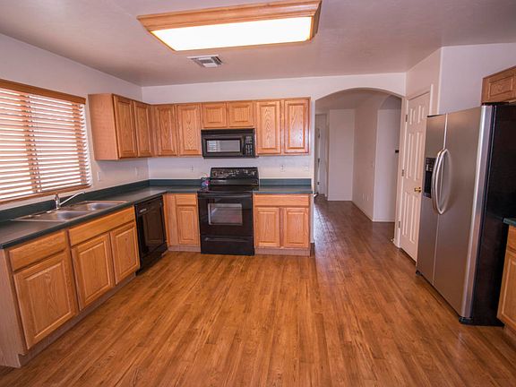 3rd image of 2052 W Silver Grass Pl