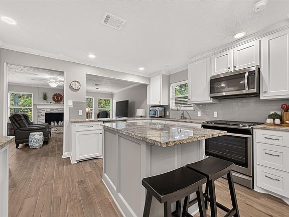 3rd image of 24719 Wilderness Rd